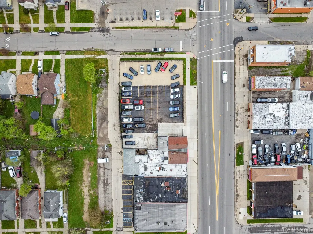 19420 W Warren Avenue Detroit City MI 48228