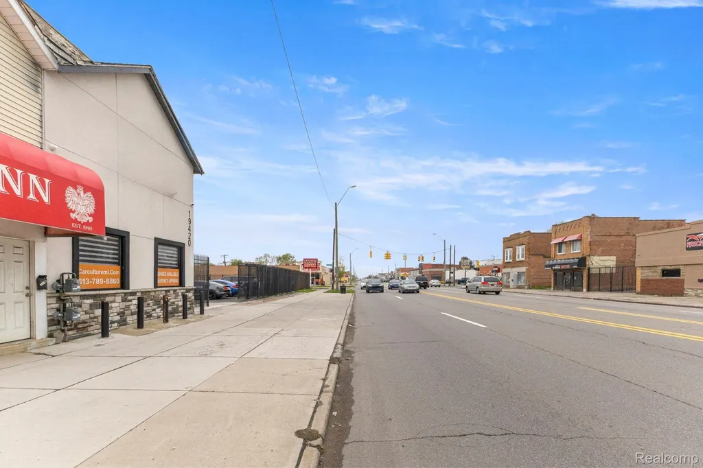 19420 W Warren Avenue Detroit City MI 48228