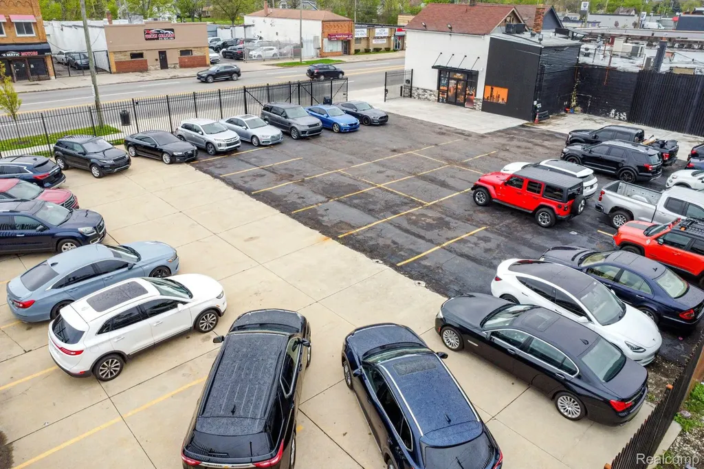 19420 W Warren Avenue Detroit City MI 48228
