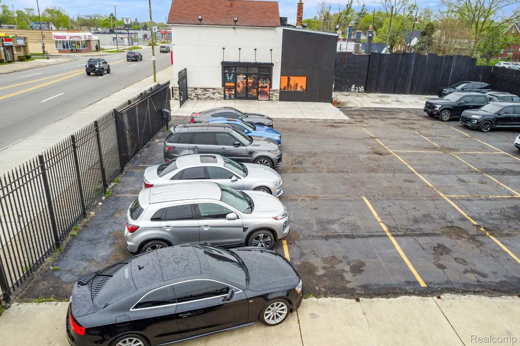 19420 W Warren Avenue Detroit City MI 48228