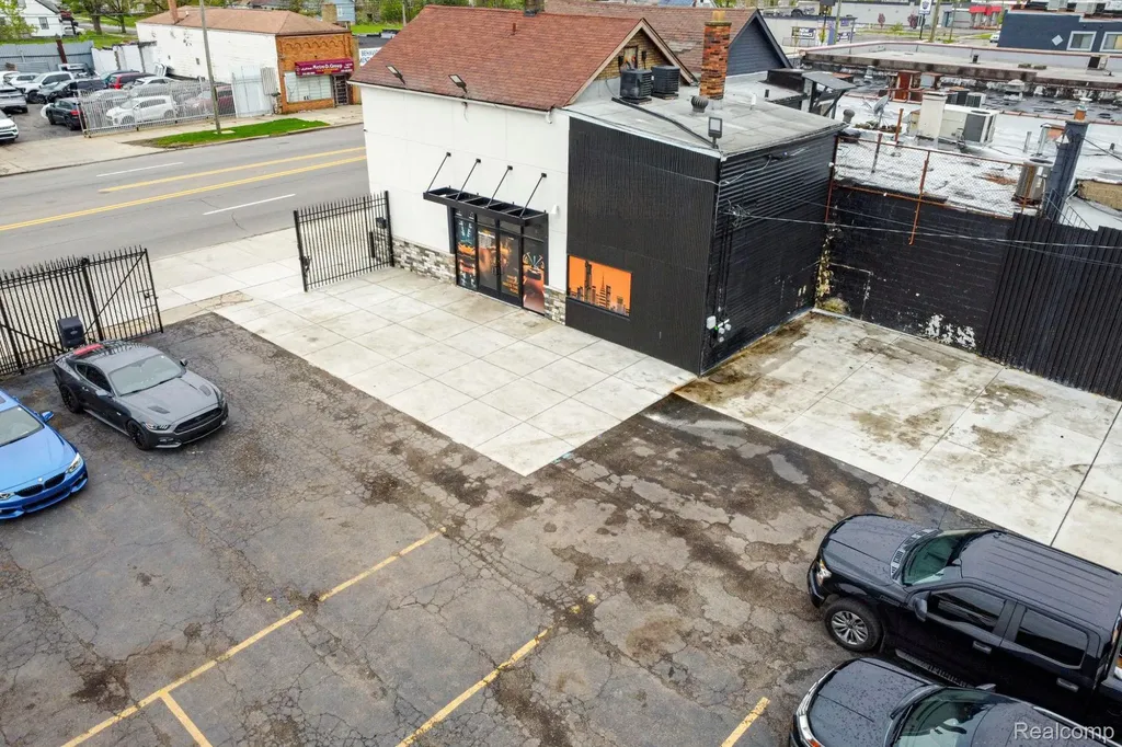 19420 W Warren Avenue Detroit City MI 48228