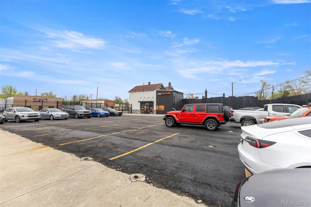 19420 W Warren Avenue Detroit City MI 48228