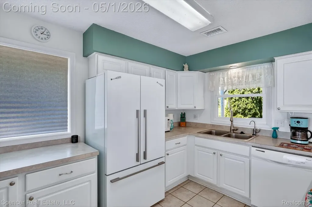 604 Gaffney Highland Charter Township MI 48356