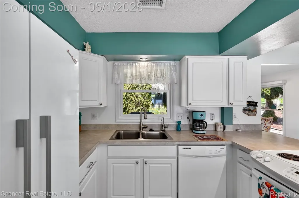 604 Gaffney Highland Charter Township MI 48356