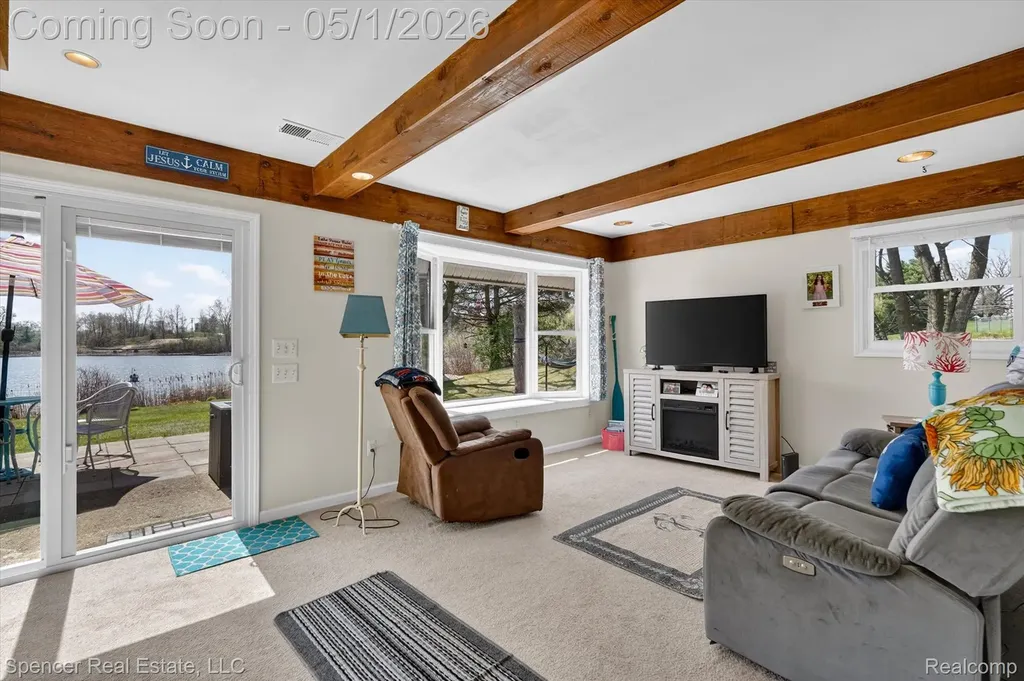 604 Gaffney Highland Charter Township MI 48356