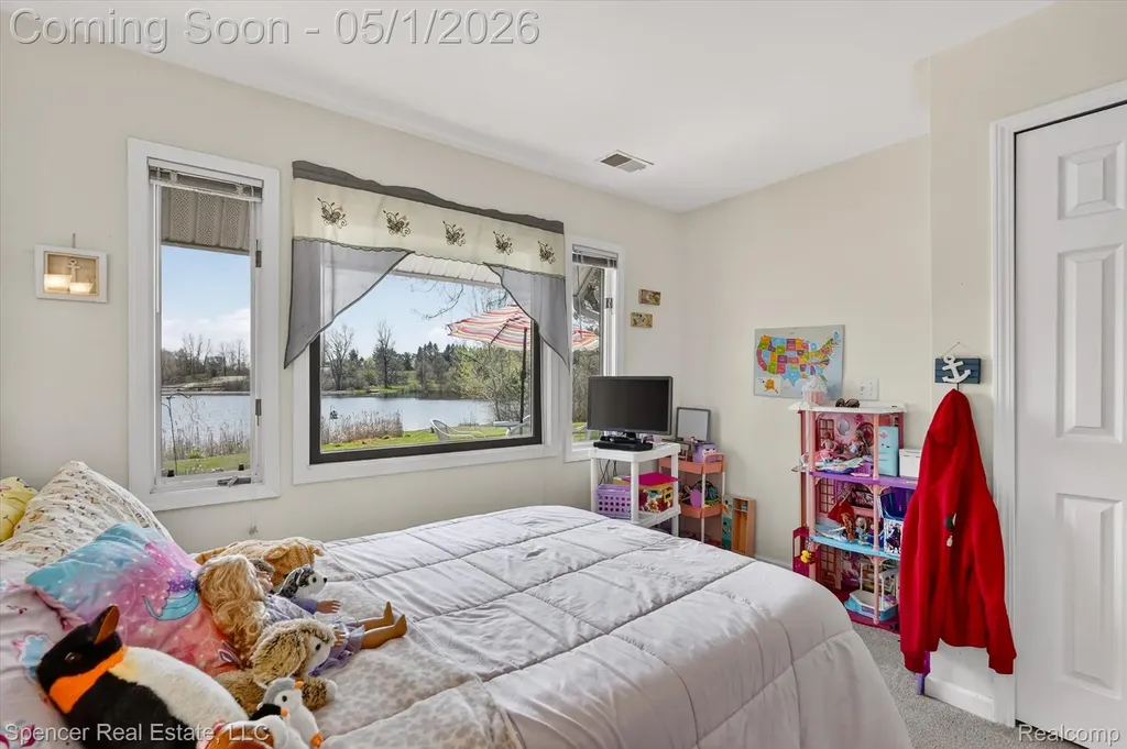 604 Gaffney Highland Charter Township MI 48356