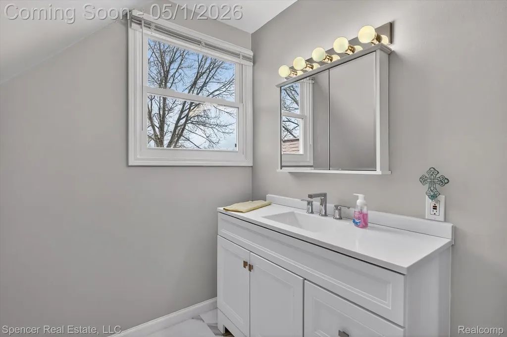 604 Gaffney Highland Charter Township MI 48356