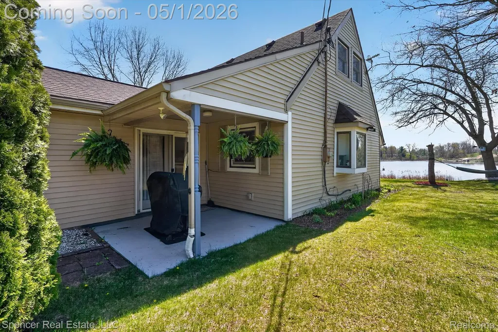 604 Gaffney Highland Charter Township MI 48356
