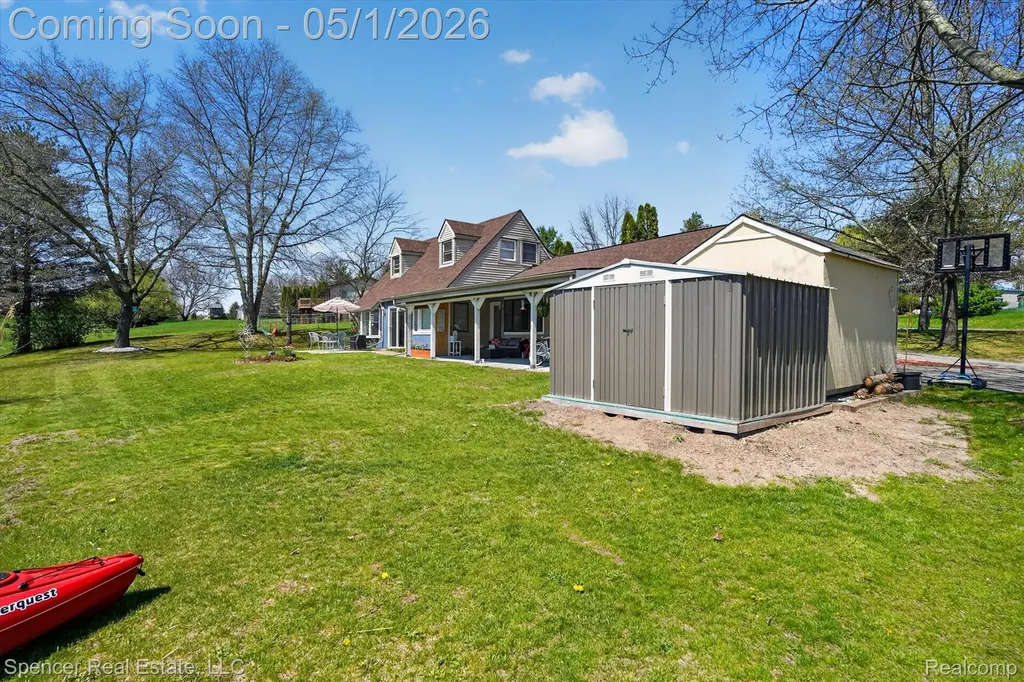 604 Gaffney Highland Charter Township MI 48356
