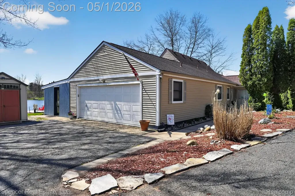 604 Gaffney Highland Charter Township MI 48356