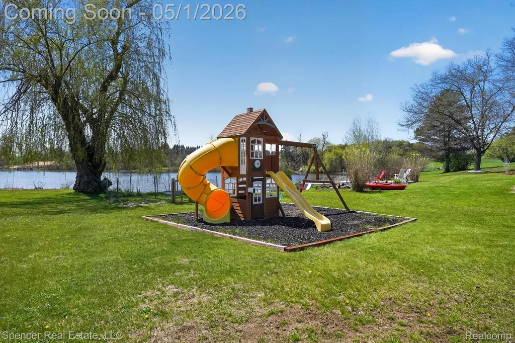 604 Gaffney Highland Charter Township MI 48356
