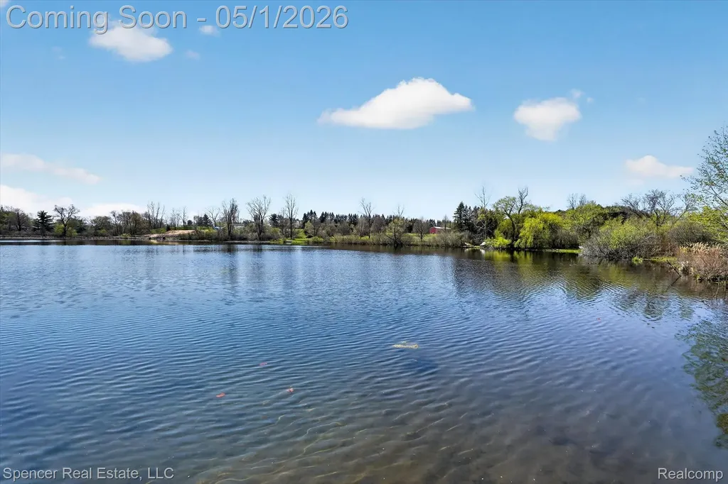 604 Gaffney Highland Charter Township MI 48356