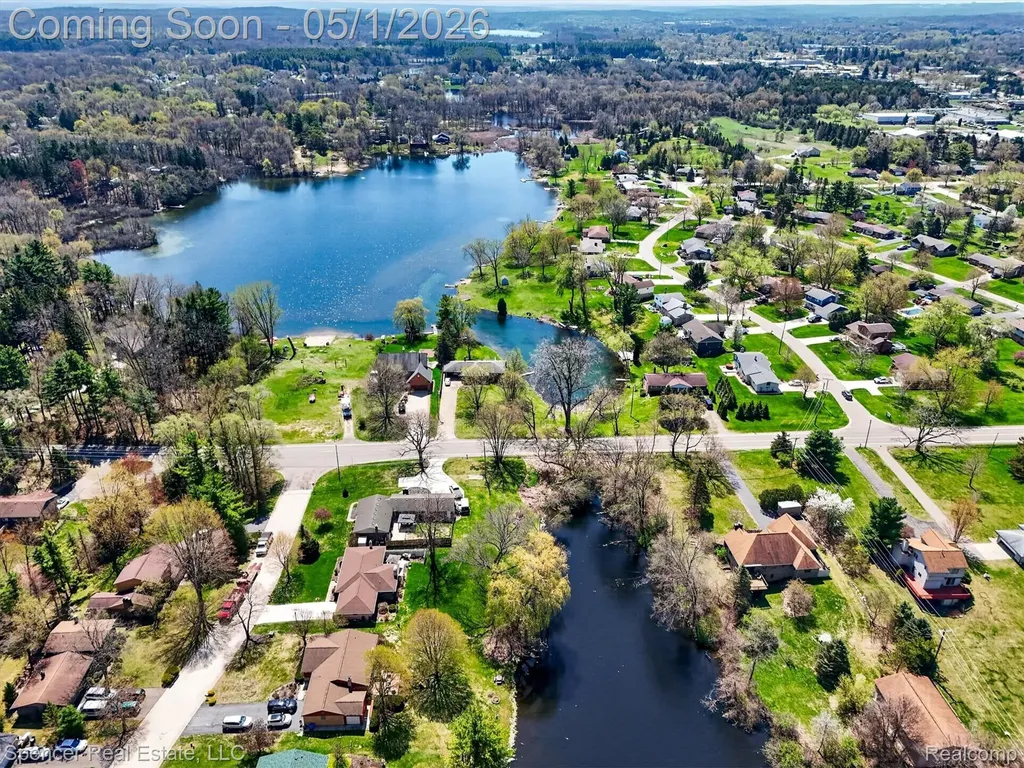 604 Gaffney Highland Charter Township MI 48356