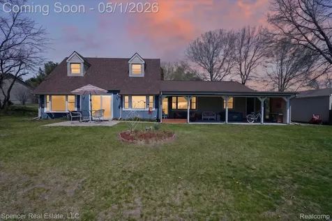 604 Gaffney Highland Charter Township MI 48356