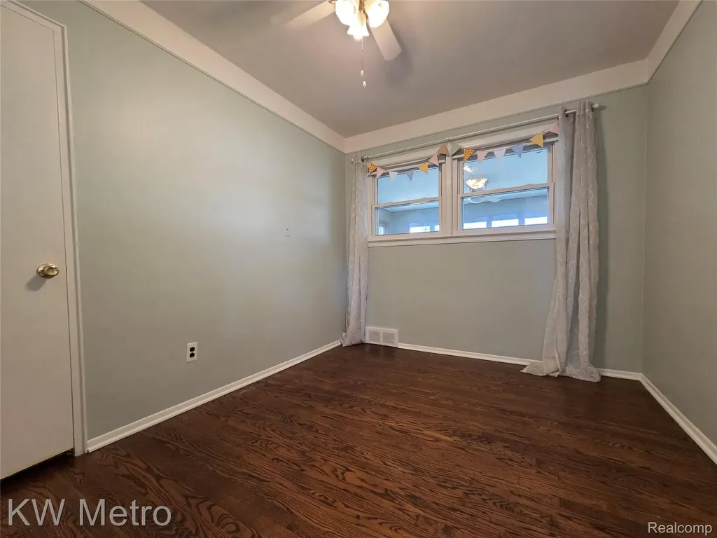 122 Jeffrey Avenue Royal Oak City MI 48073