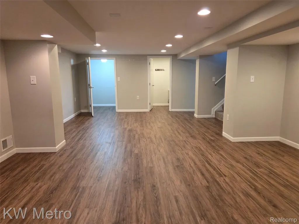 122 Jeffrey Avenue Royal Oak City MI 48073