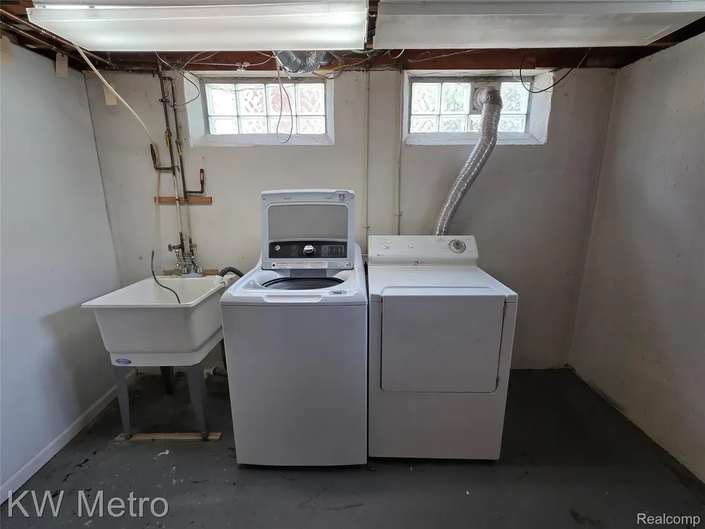 122 Jeffrey Avenue Royal Oak City MI 48073