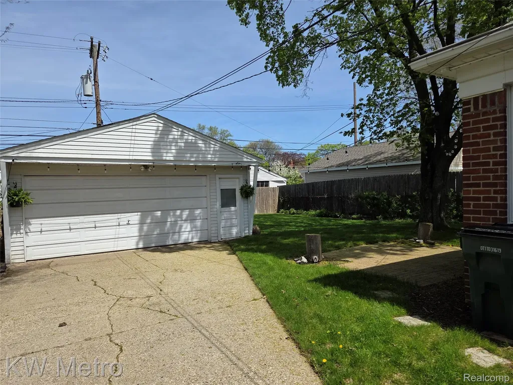 122 Jeffrey Avenue Royal Oak City MI 48073