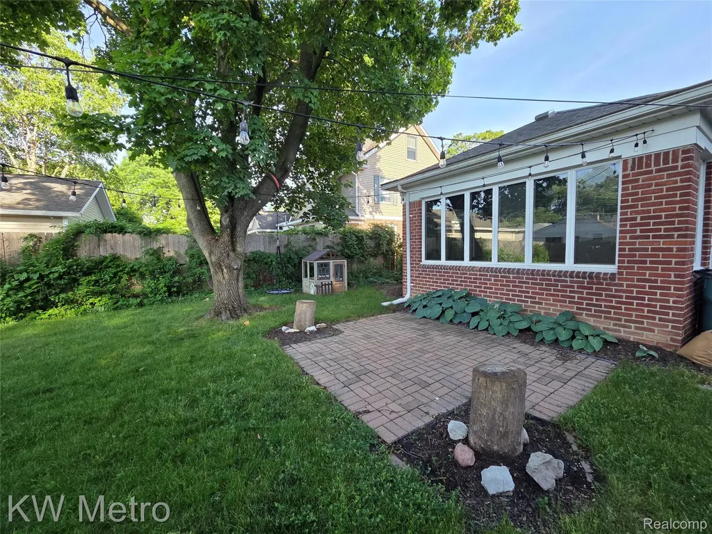 122 Jeffrey Avenue Royal Oak City MI 48073