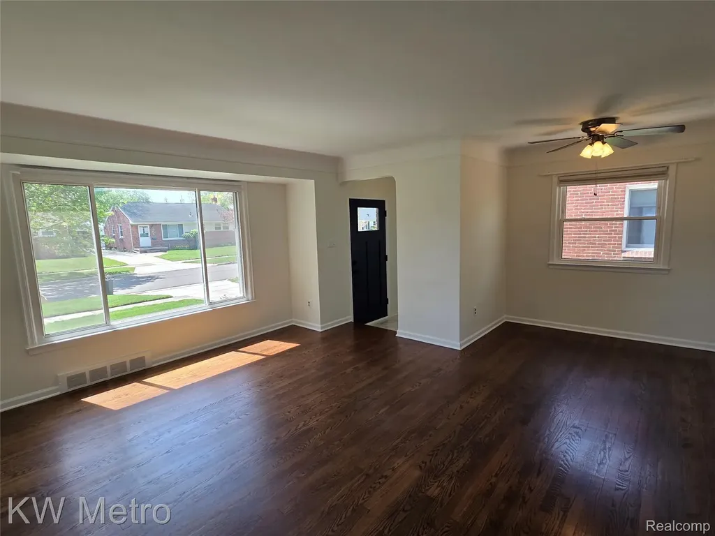 122 Jeffrey Avenue Royal Oak City MI 48073