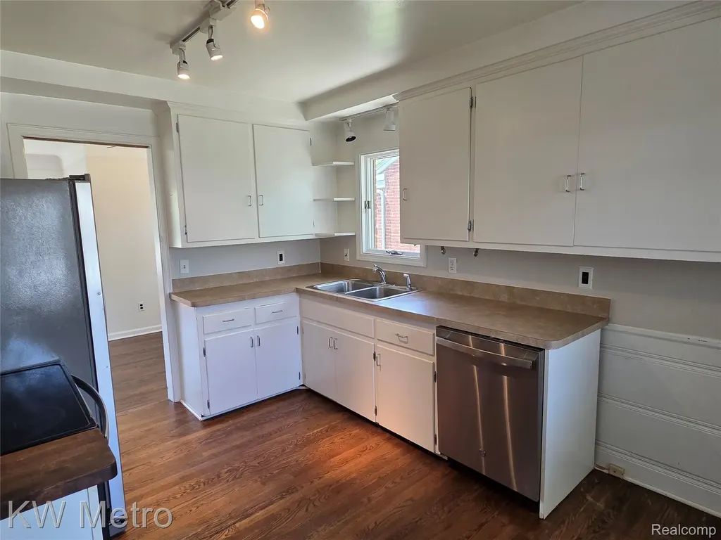 122 Jeffrey Avenue Royal Oak City MI 48073