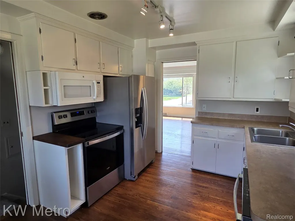 122 Jeffrey Avenue Royal Oak City MI 48073