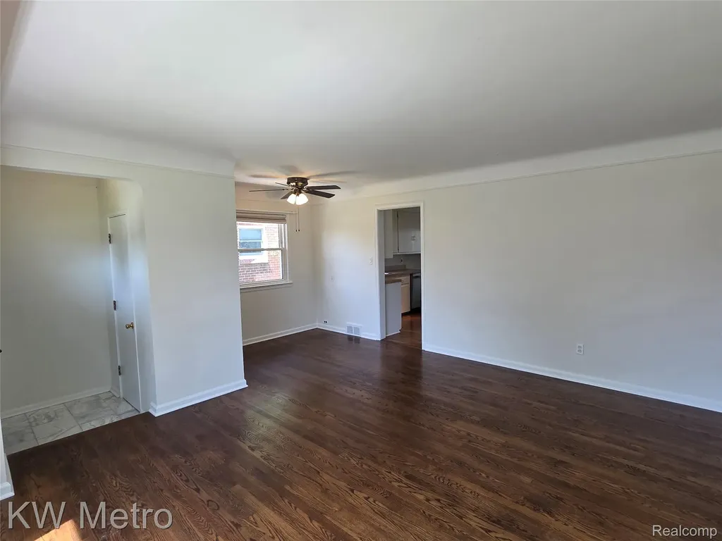 122 Jeffrey Avenue Royal Oak City MI 48073
