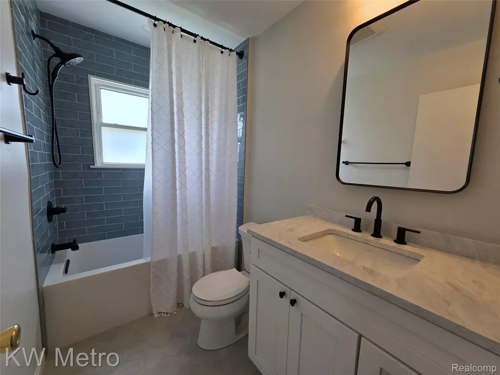 122 Jeffrey Avenue Royal Oak City MI 48073