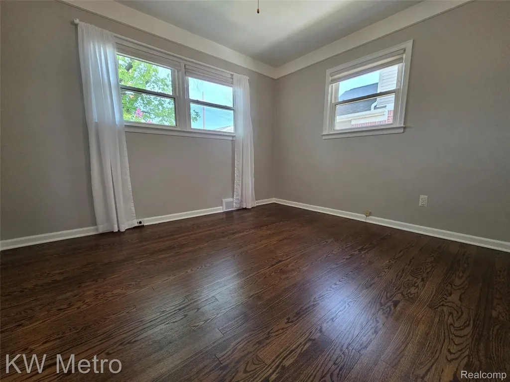 122 Jeffrey Avenue Royal Oak City MI 48073