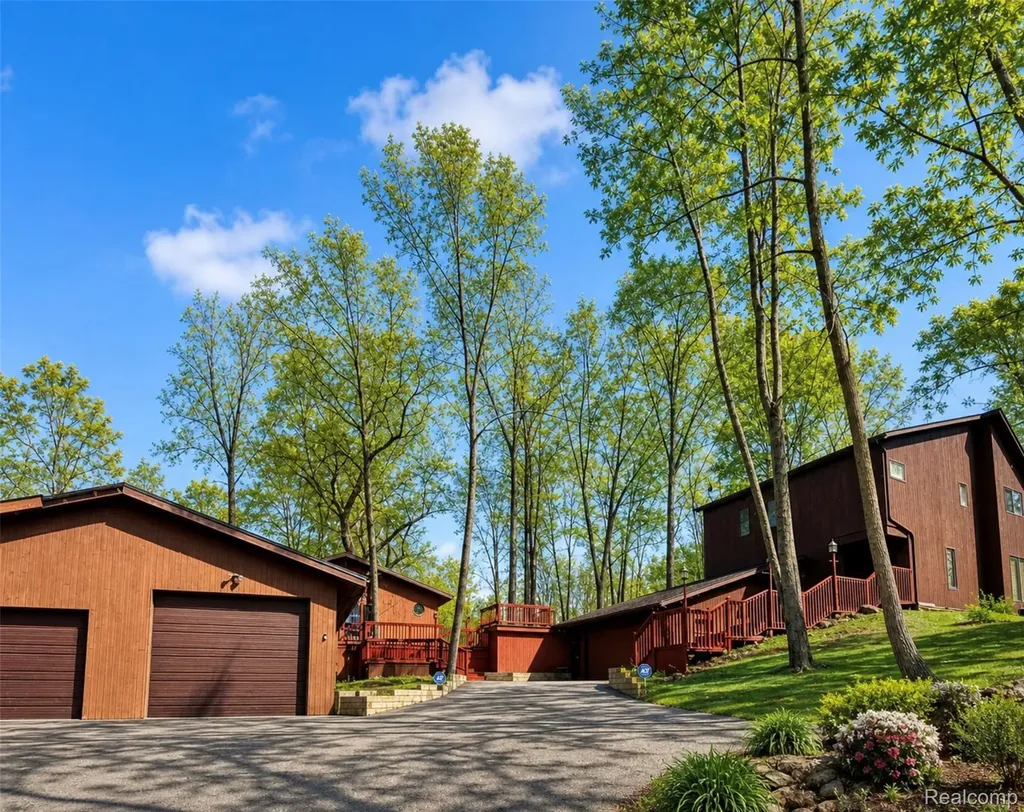 10655 Beardslee Road Perry Township MI 48872