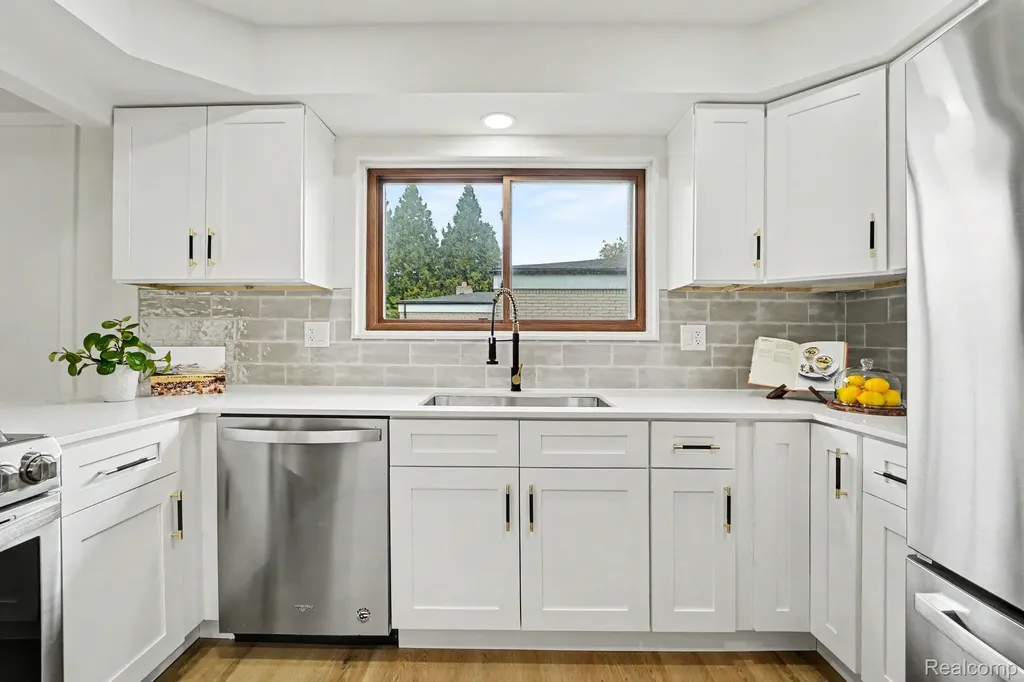 36299 Gregory Drive Sterling Heights City MI 48312