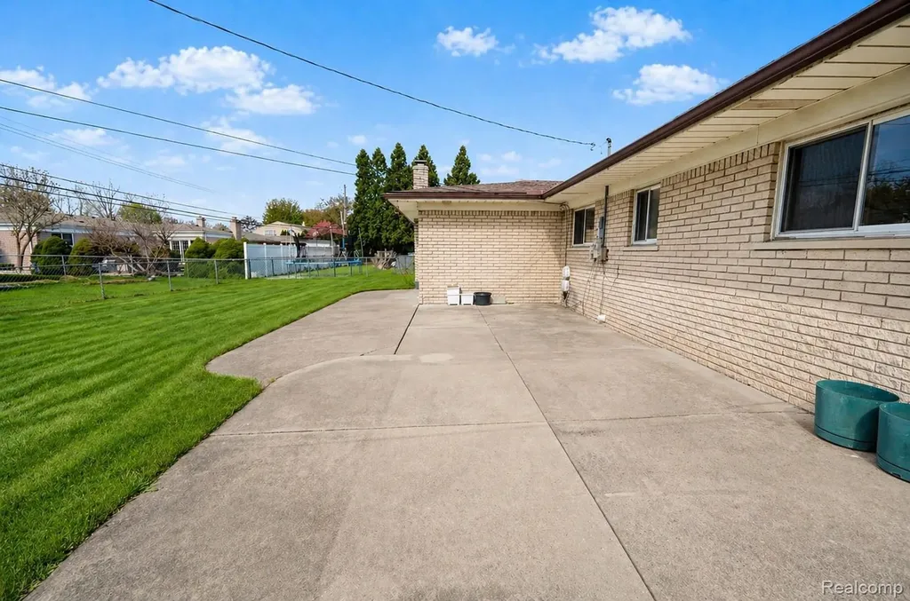 36299 Gregory Drive Sterling Heights City MI 48312
