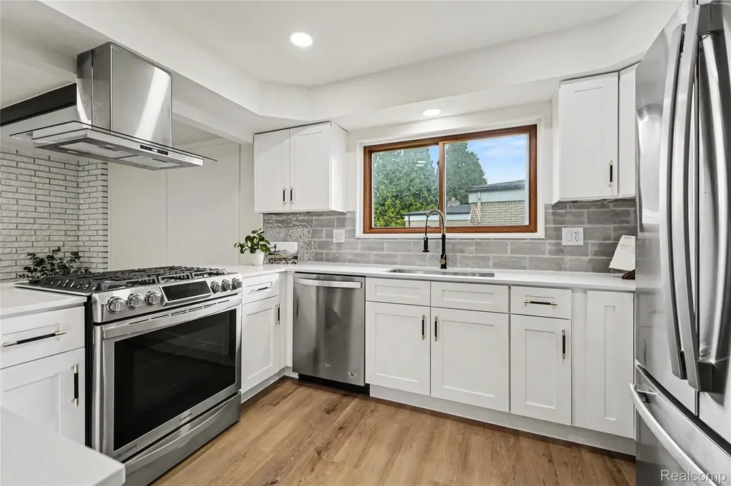 36299 Gregory Drive Sterling Heights City MI 48312