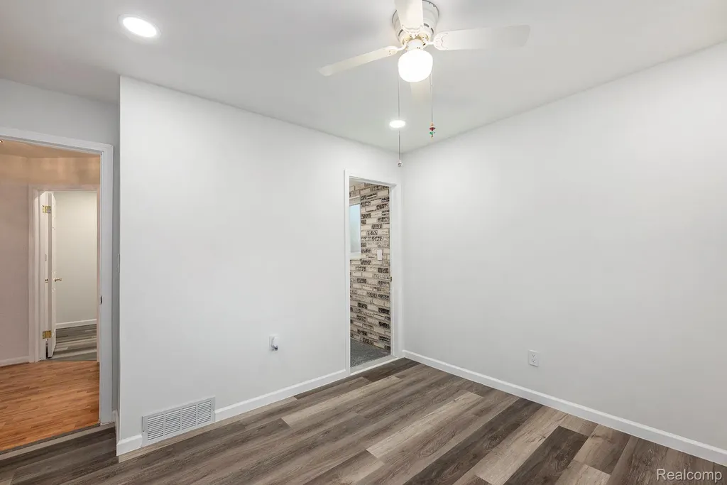 33807 Swan Drive Sterling Heights City MI 48312