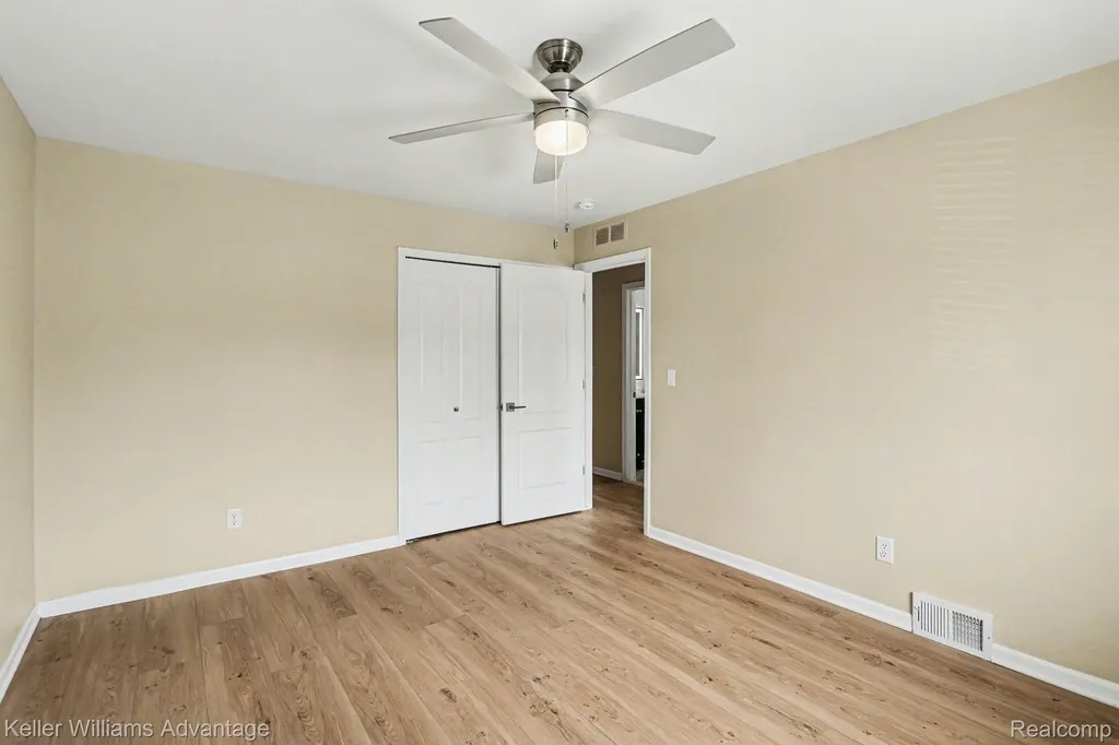 32718 Grand River Avenue Farmington City MI 48336