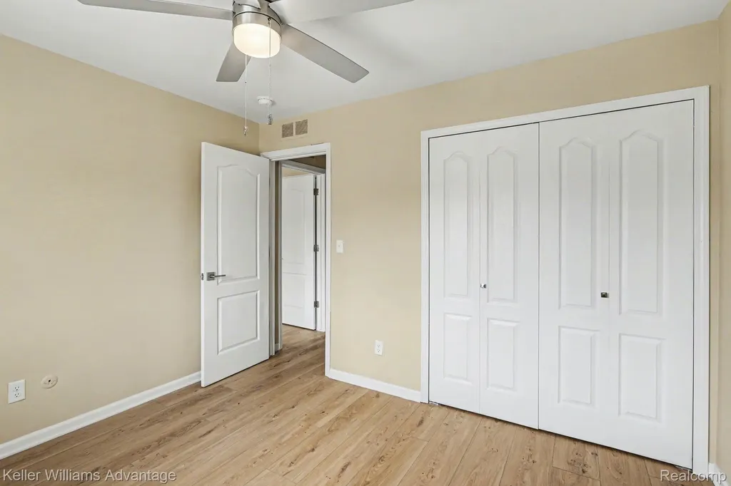 32718 Grand River Avenue Farmington City MI 48336