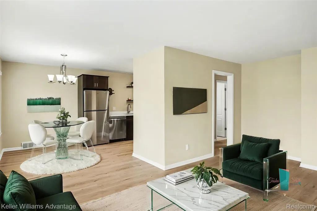 32718 Grand River Avenue Farmington City MI 48336