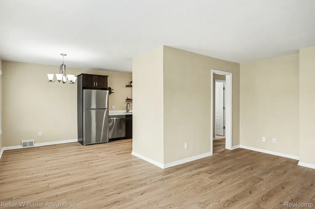 32718 Grand River Avenue Farmington City MI 48336