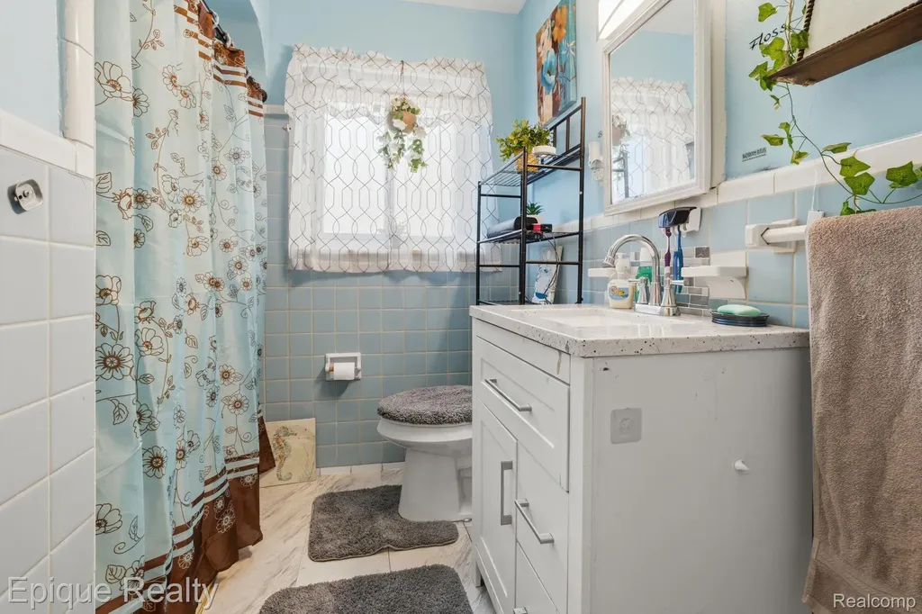 15300 Collingham Drive Detroit City MI 48205