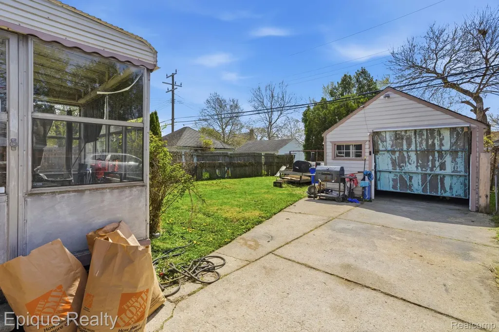 15300 Collingham Drive Detroit City MI 48205