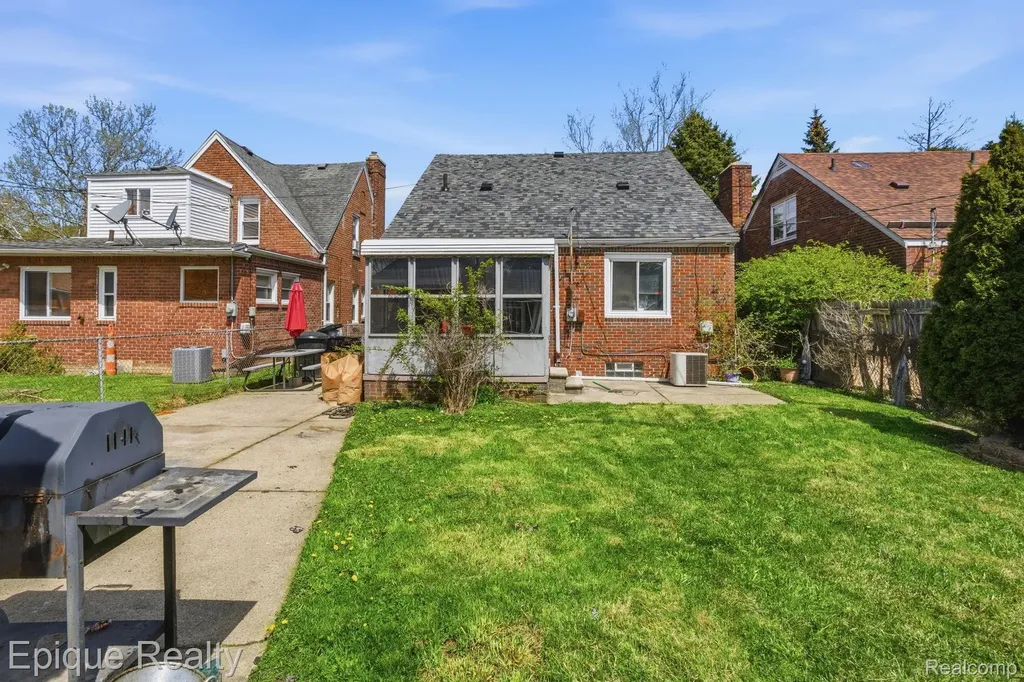 15300 Collingham Drive Detroit City MI 48205