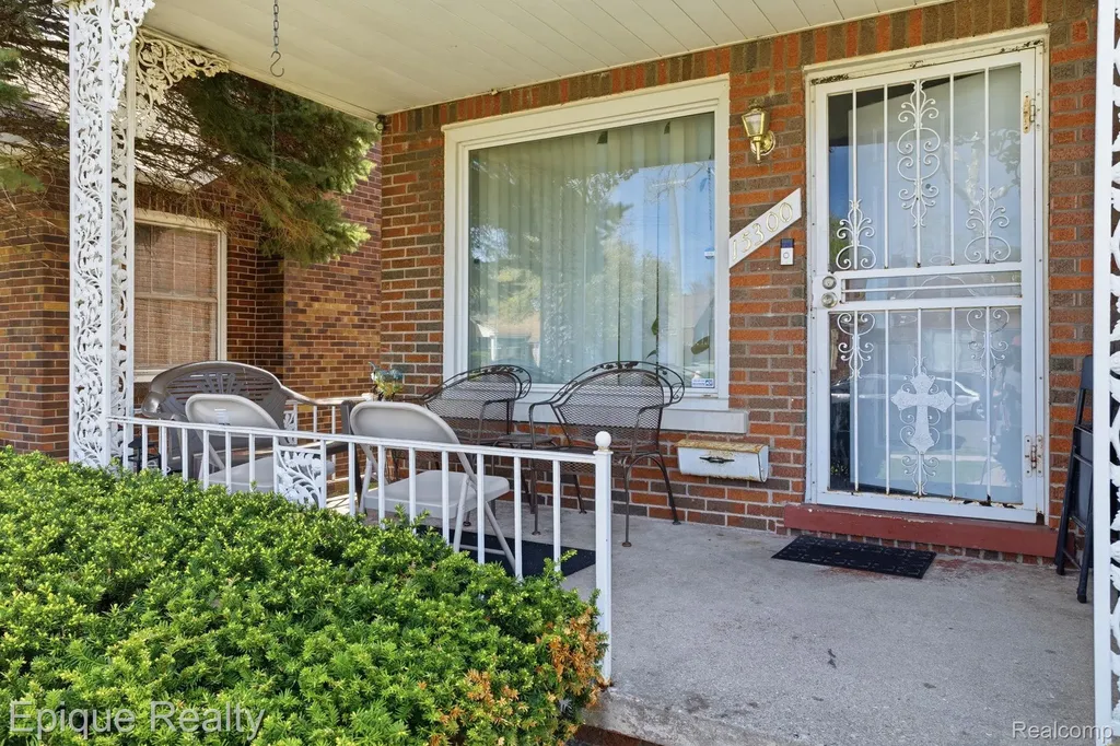 15300 Collingham Drive Detroit City MI 48205