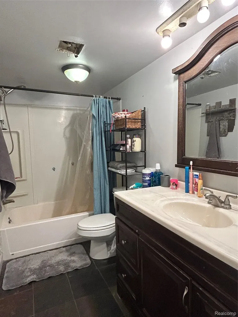 16401 Almont Road Berlin Township MI 48002