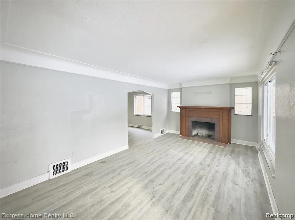 8125 Bliss Street Detroit City MI 48234