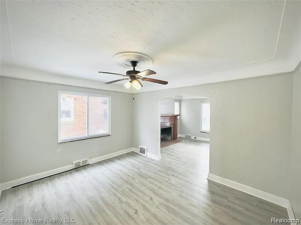 8125 Bliss Street Detroit City MI 48234