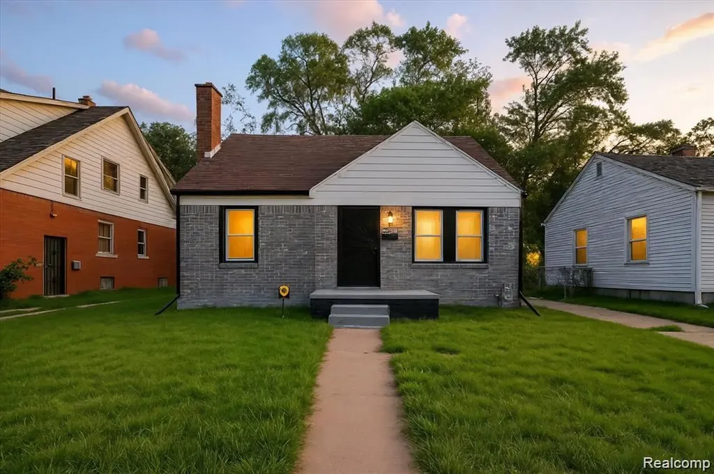 15876 Burt Road Detroit City MI 48223
