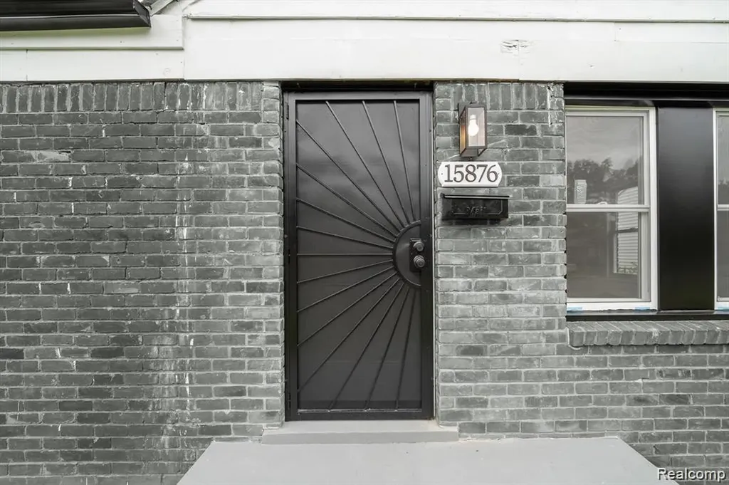 15876 Burt Road Detroit City MI 48223