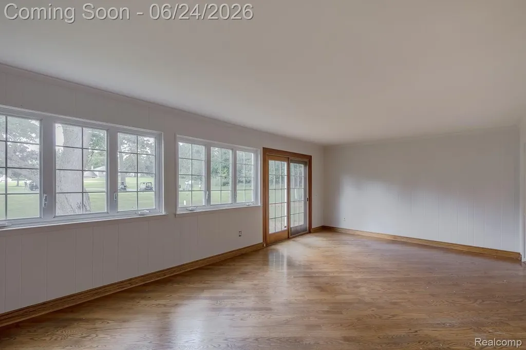 710 Basswood Drive Rochester Hills City MI 48309