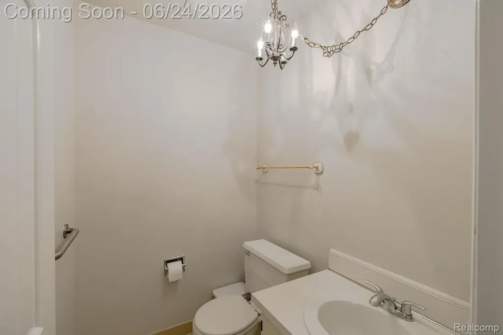 710 Basswood Drive Rochester Hills City MI 48309