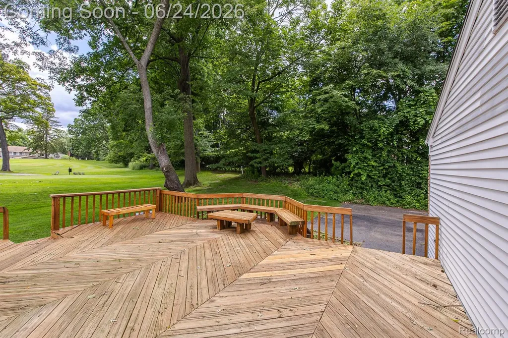 710 Basswood Drive Rochester Hills City MI 48309